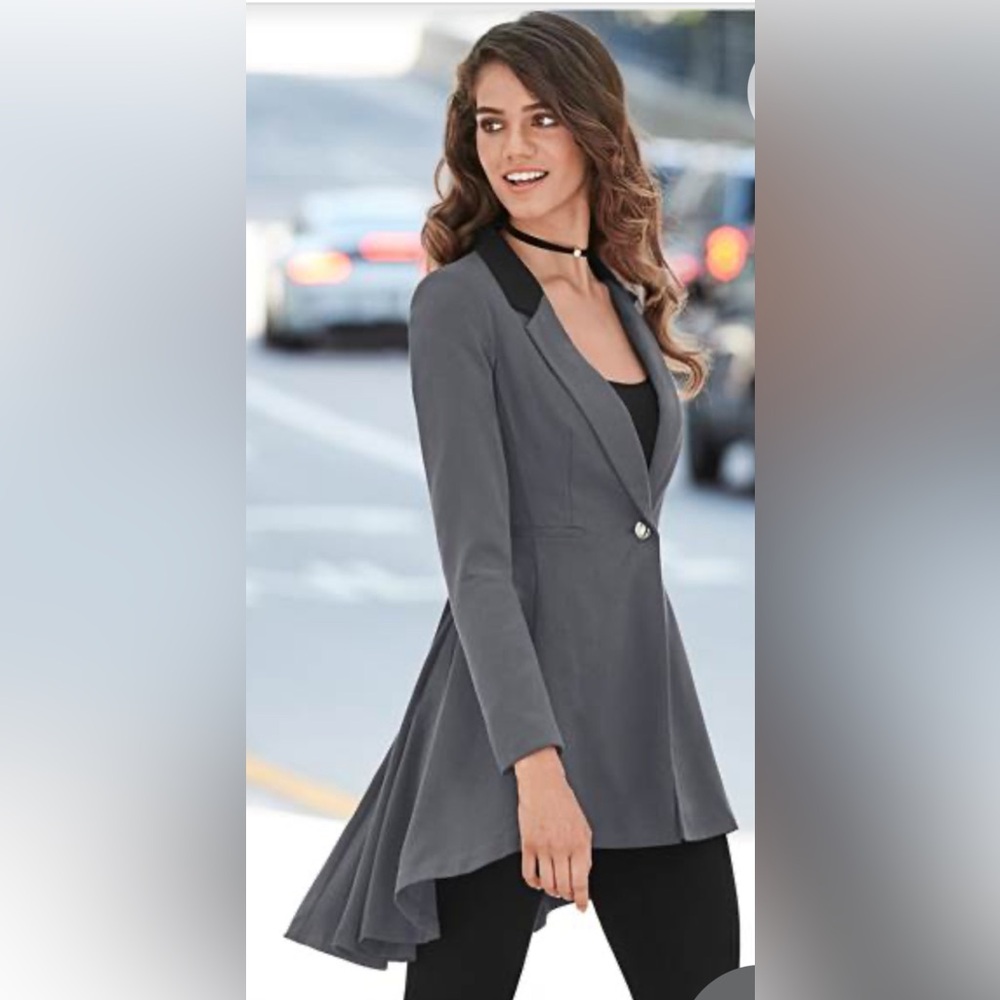 Venus women’s size 14 high-low jacket